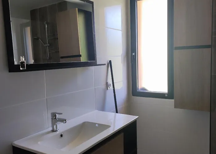 à La Campagne Appartement Saint-Georges-de-Luzençon