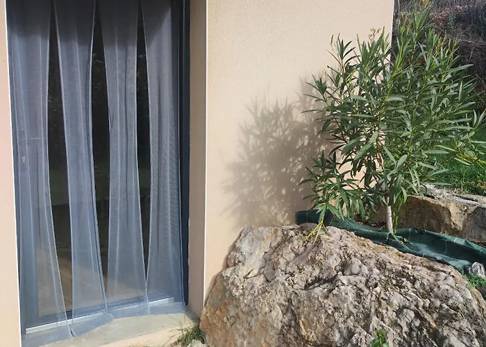 Appartement à La Campagne Saint-Georges-de-Luzençon